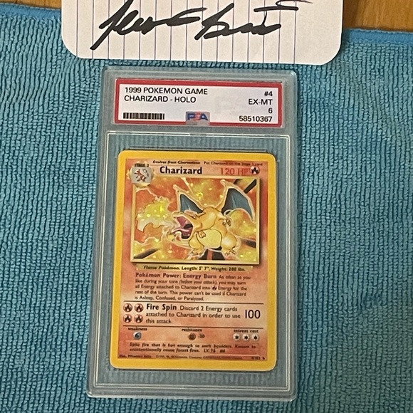Charizard Holo - Picture 3 of 4